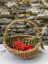 Load image into Gallery viewer, Thursday December 12 - Willow Weaving: Foraging Basket 10 - 4pm
