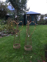 Load image into Gallery viewer, Thursday 27th November: Willow Weaving Workshop - Christmas Decorations
